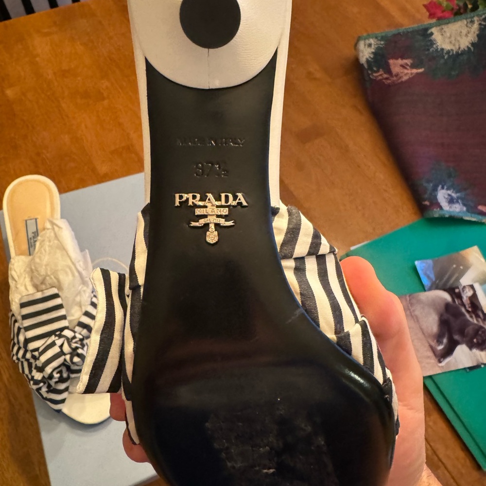 Prada heels - Picture 2 of 3